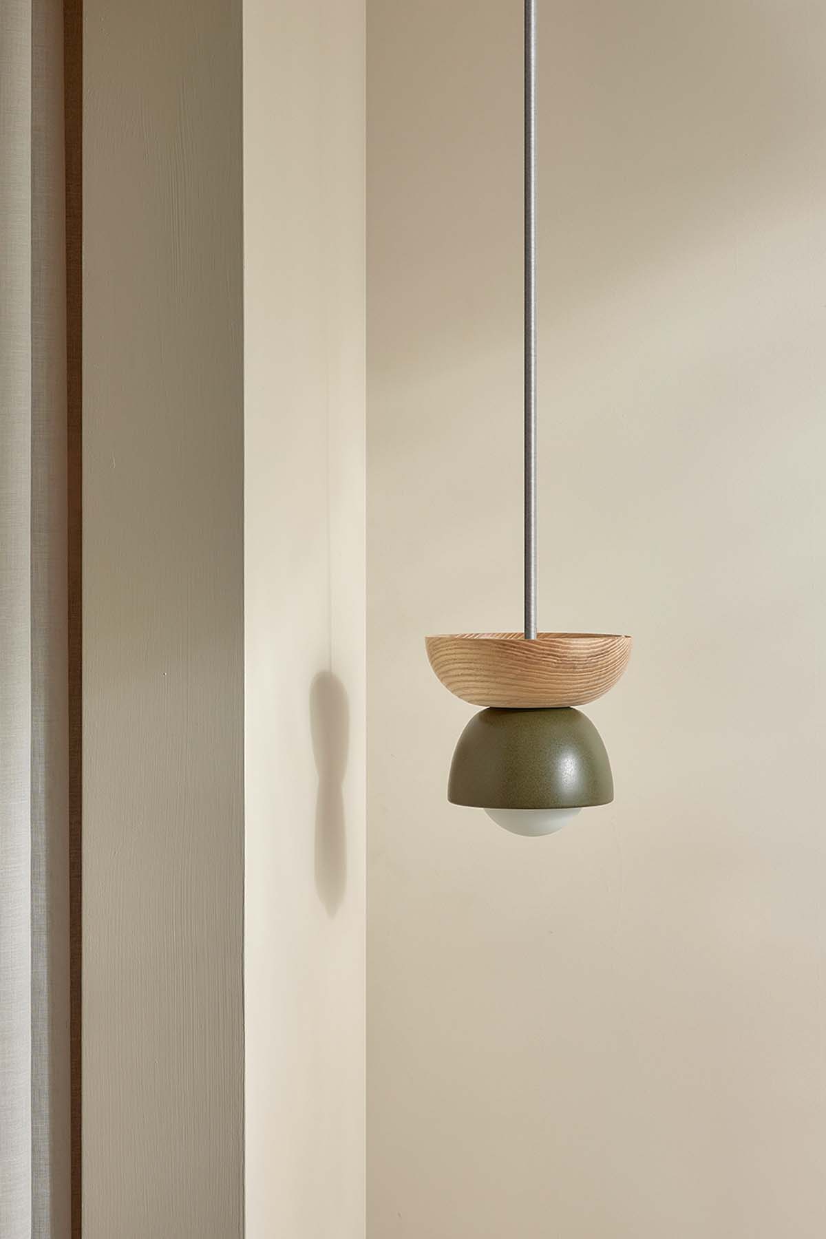 Terra 00 Pendant Light - Solid Rod