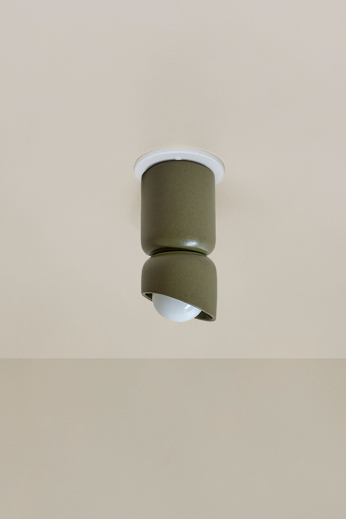 Terra 1.5 Ceiling Light, Slim Base
