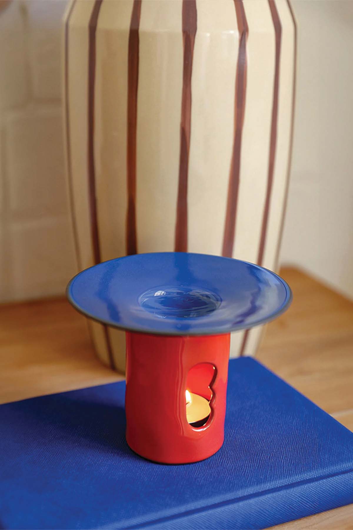 Black Blaze - Lumière Oil Burner in Flame - Marz DesignsBlack Blaze