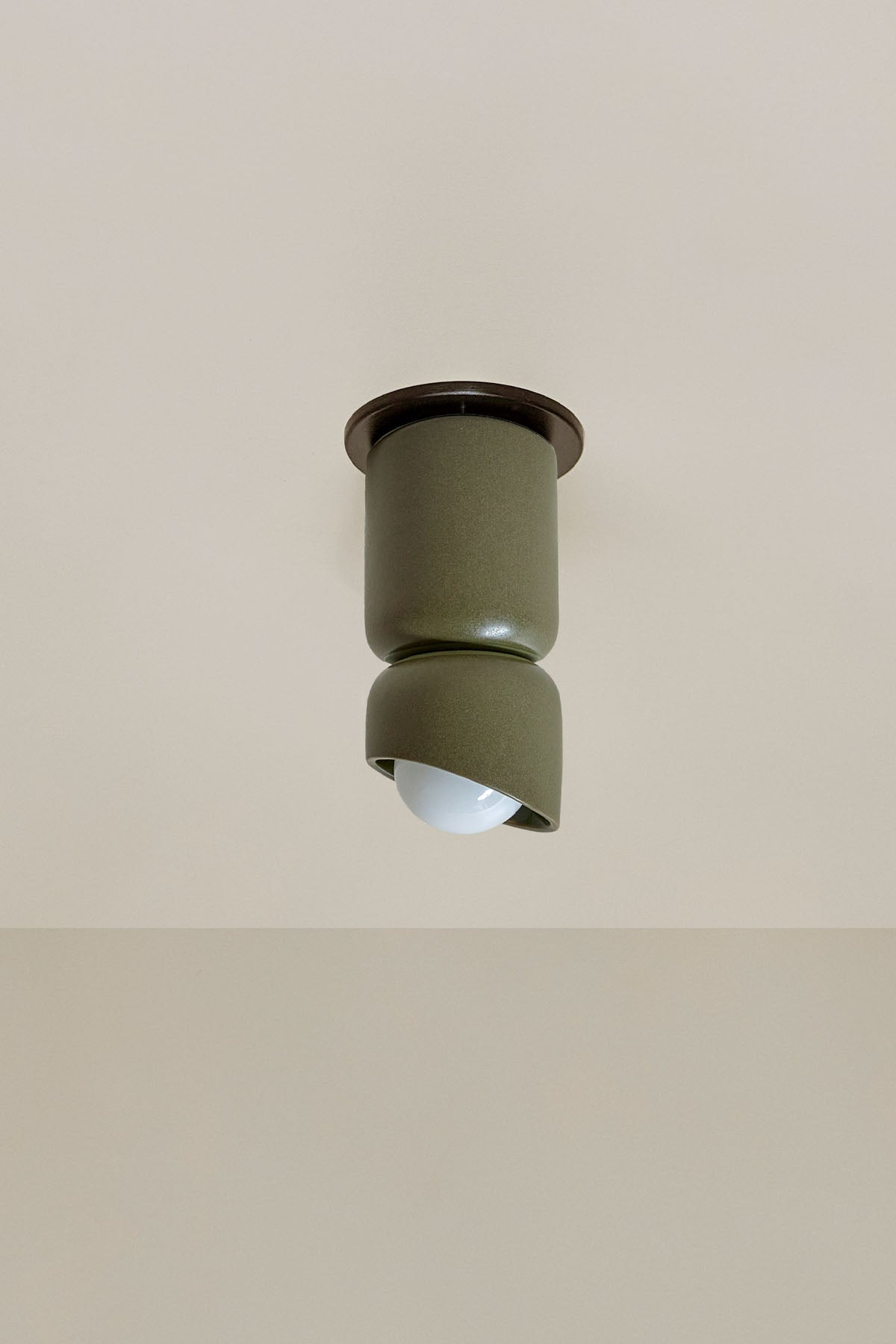 Terra 1.5 Ceiling Light, Slim Base