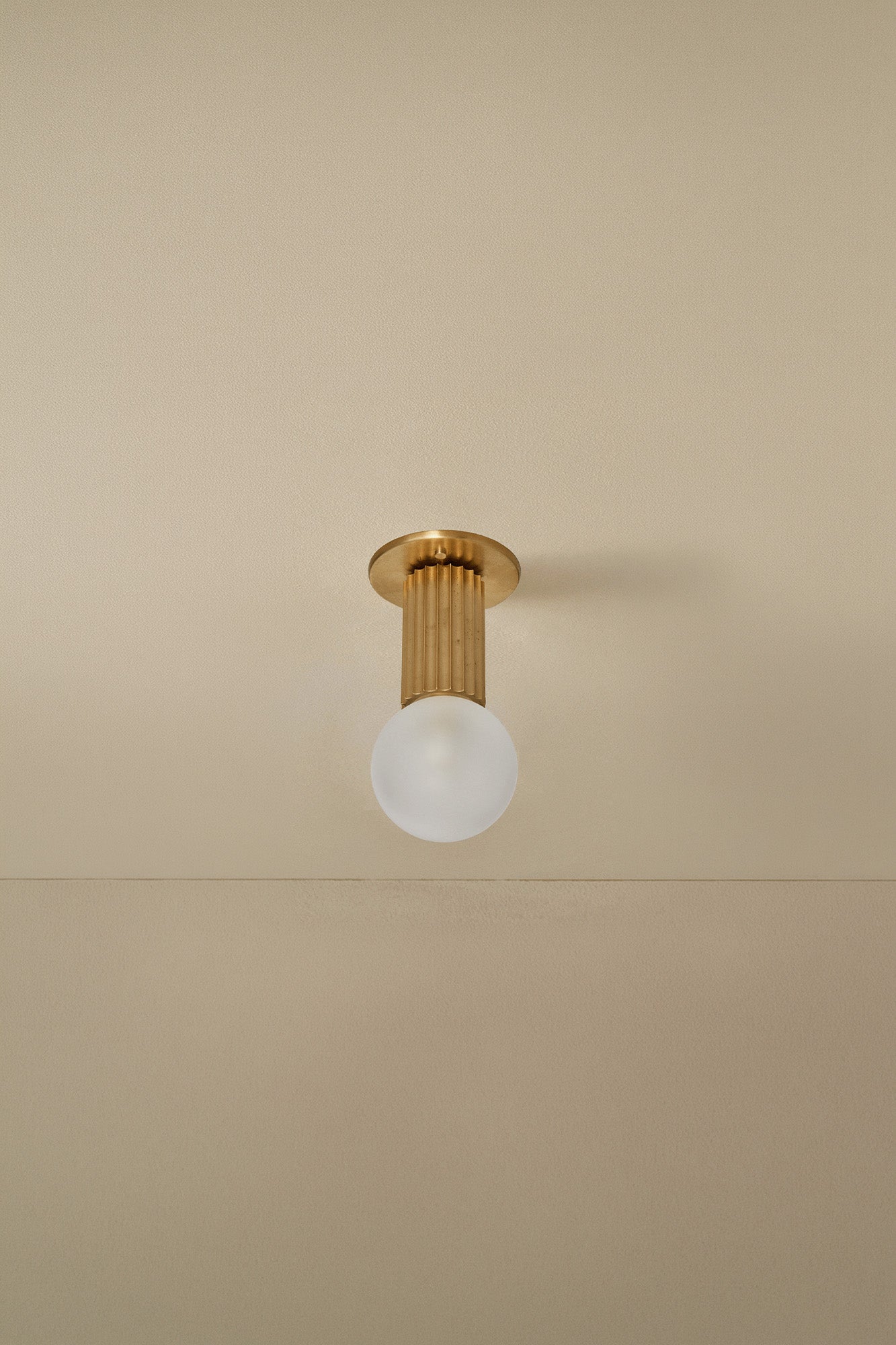 Attalos Ceiling, Slim Base