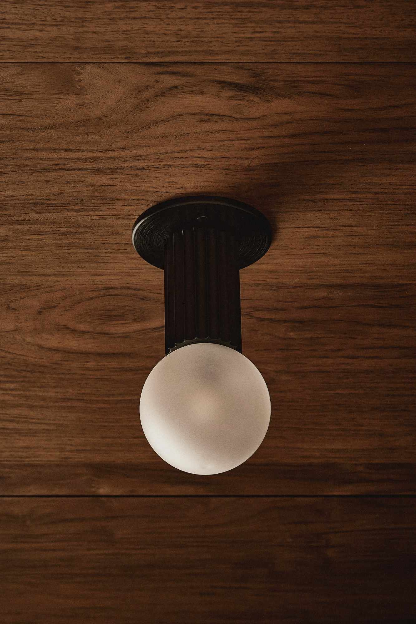 Attalos Ceiling, Slim Base
