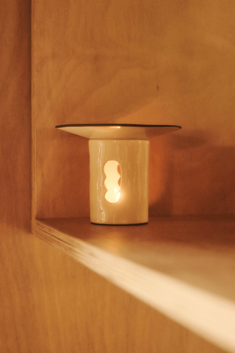 Black Blaze - Lumi√®re Oil Burner in Ivory - Marz Designs - Marz Designs - Black Blaze - Lumi√®re Oil Burner in Ivory