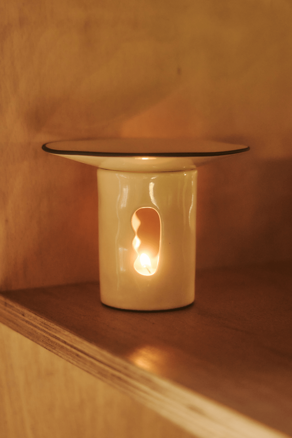 Black Blaze - Lumi√®re Oil Burner in Ivory - Marz Designs - Marz Designs - Black Blaze - Lumi√®re Oil Burner in Ivory