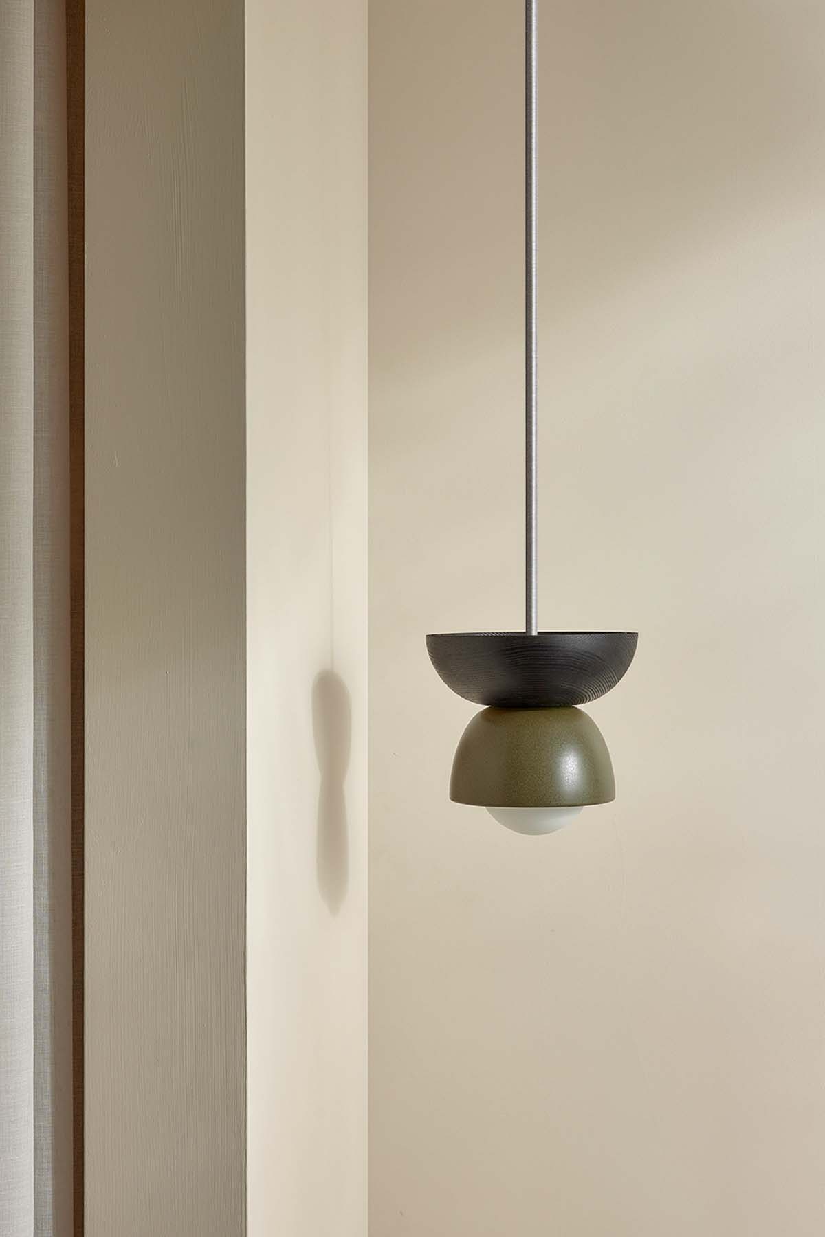 Terra 00 Pendant Light - Solid Rod