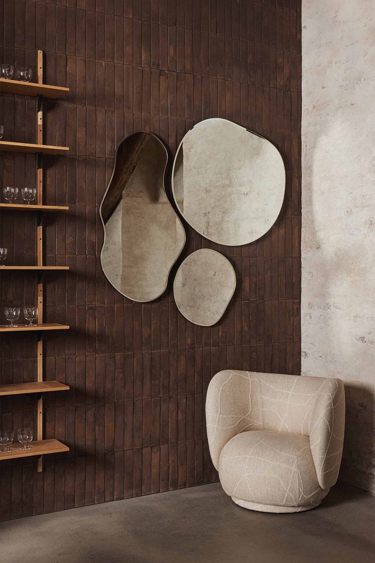 Ferm Living Pond Mirror in Brass - XL - Marz Designs - Ferm Living - Ferm Living Pond Mirror in Brass - XL