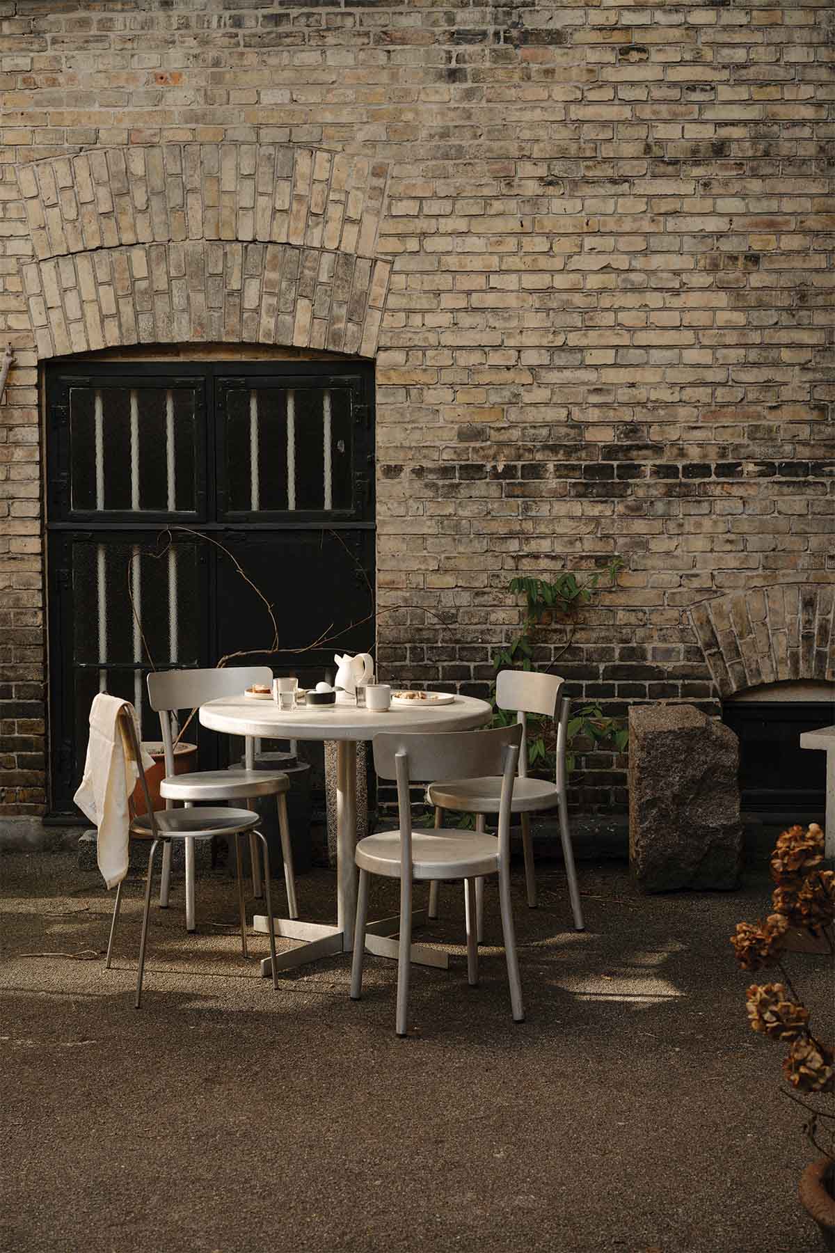 FRAMA | Tasca Table - Marz Designs - FRAMA - FRAMA | Tasca Table