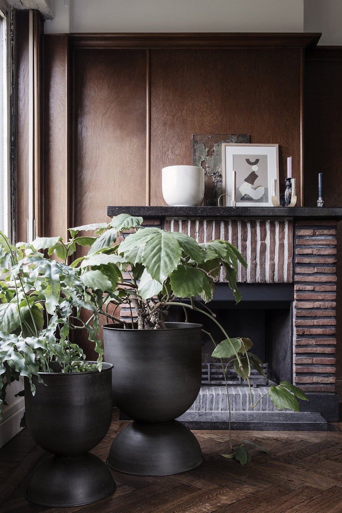 Ferm Living Hourglass Pot - Large - Black - Marz Designs - Ferm Living -